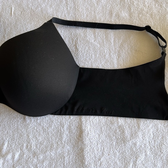 Victoria’s Secret Black Padded Underwire Bra - Picture 6 of 9